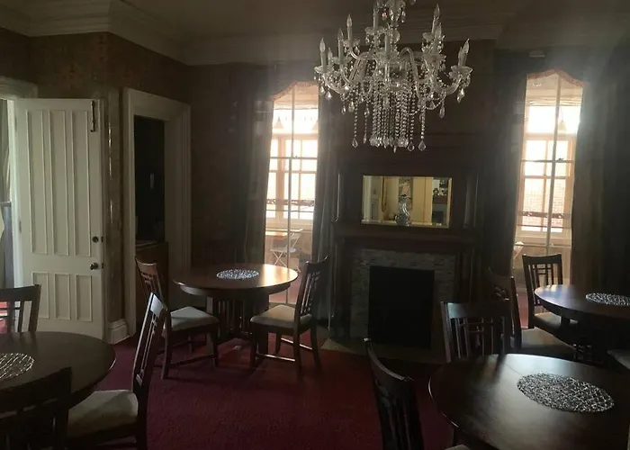 Villa Captain Merry Mansion East Dubuque